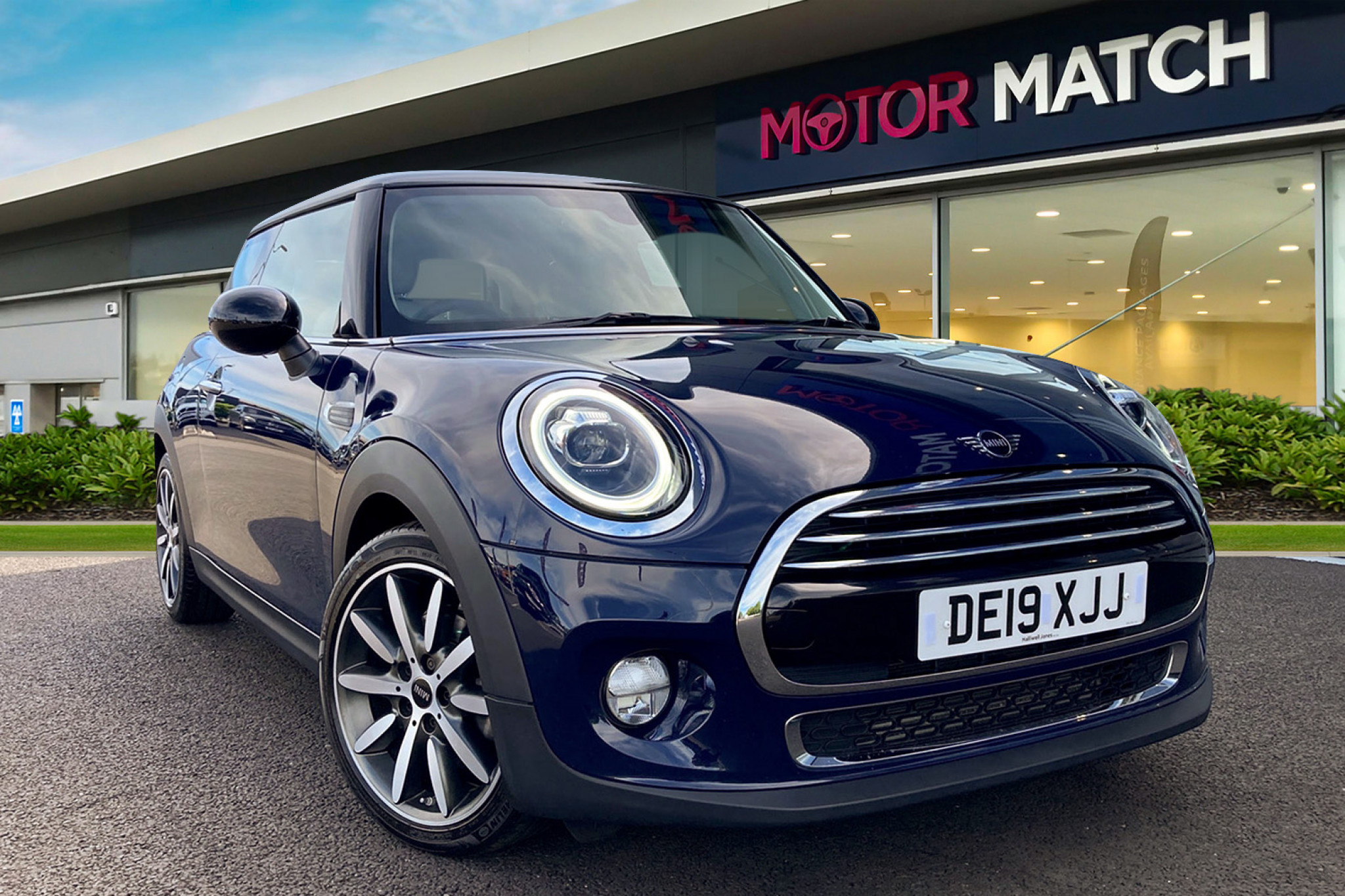 Mini Hatchback 1.5 Cooper Exclusive Steptronic (s/s) 3dr