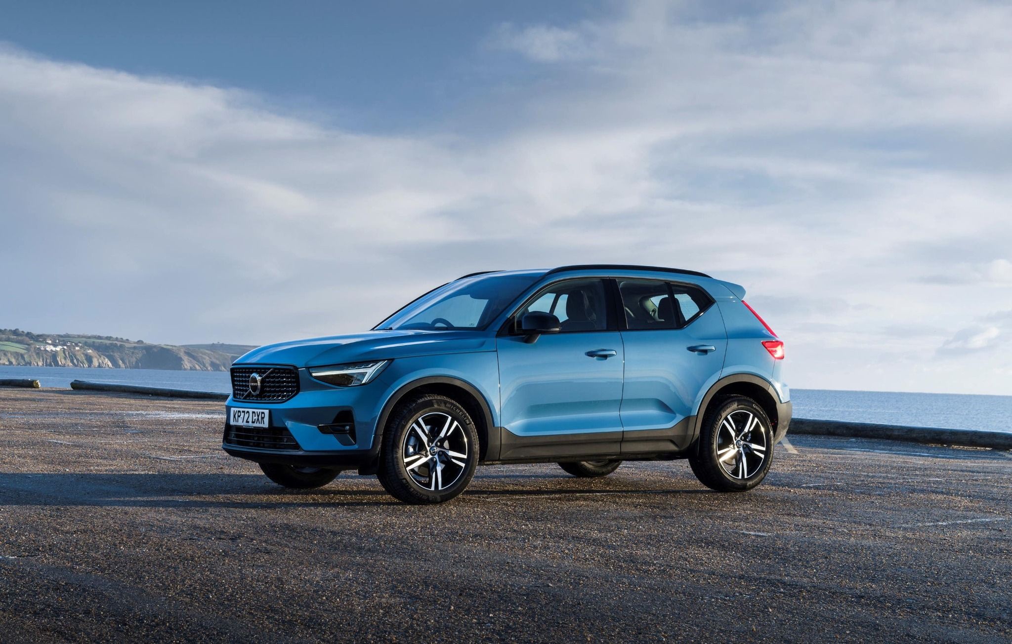 2022 Blue Volvo XC40