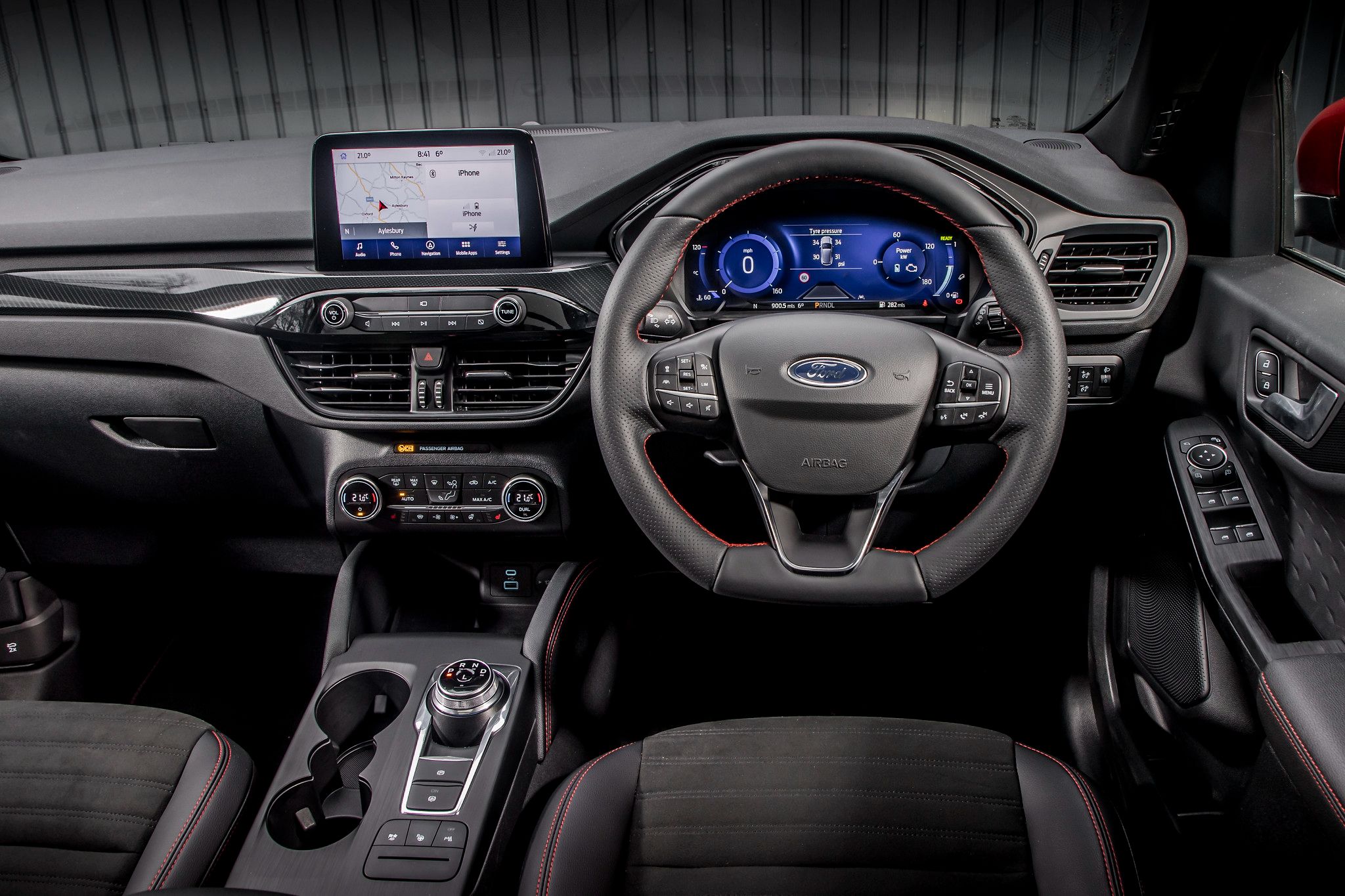 Red Ford Kuga