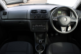 SKODA FABIA HATCHBACK 1.2 12V SE 5dr [CD Player, Air Conditioning, 8 Speaker Hi-Fi, 15" Alloys]