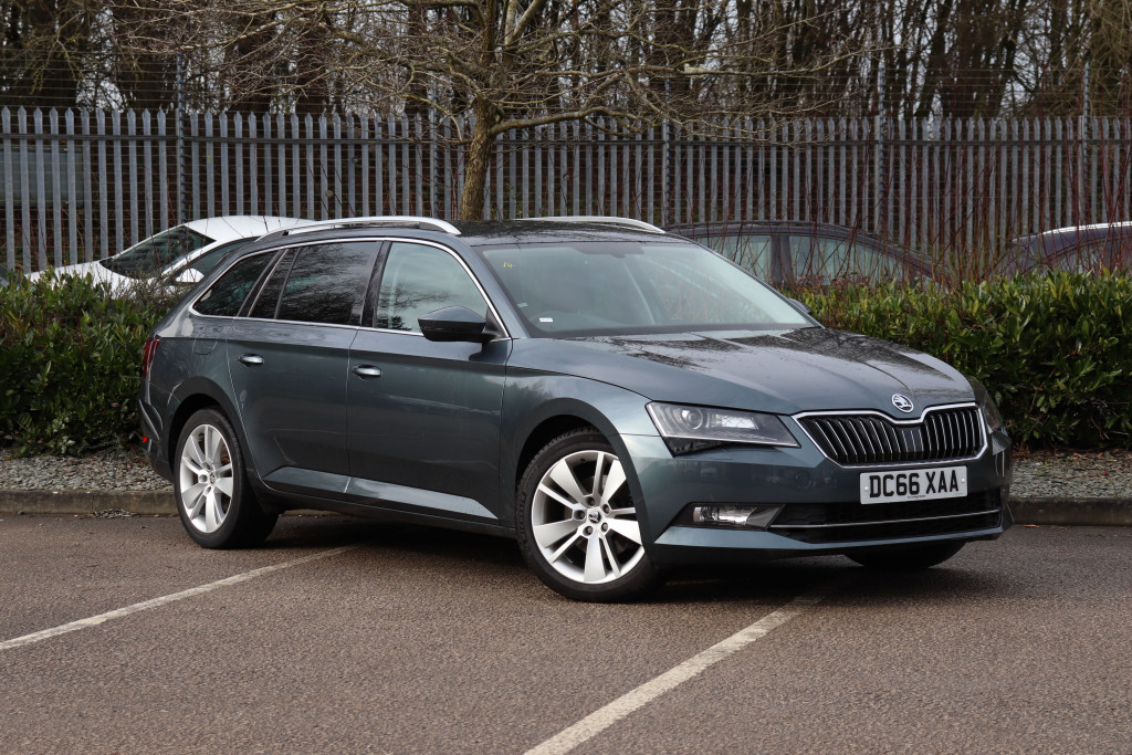 Skoda Superb Diesel Estate 2 0 Tdi Cr Se L Executive 5dr Dsg